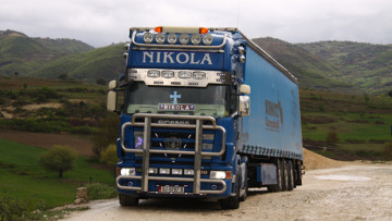 Trucking in Albanien
