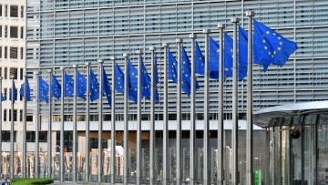 EU-Kommission_Flaggen_Bruessel