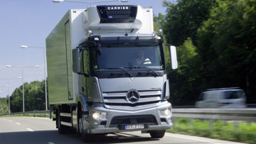 Mercedes Antos: GPS-Tempomat für alle Motoren