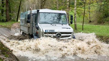 Mercedes Unimog Euro 6: Sauber über Stock und Stein