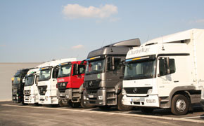 Nutzfahrzeugmarkt Deutschland: Schwere LKW suchen Käufer