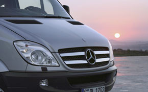 Daimler-Transporter rollen mit Schwung