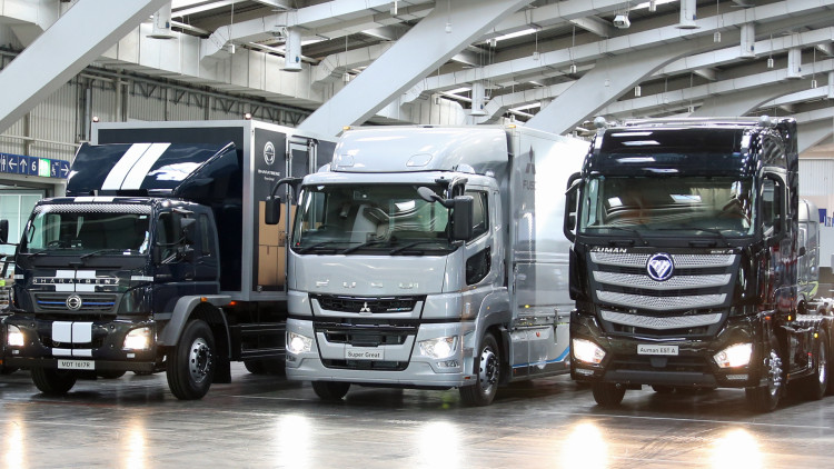 Daimler Welt-Trucks: Auch über Asien gehen die Sterne auf