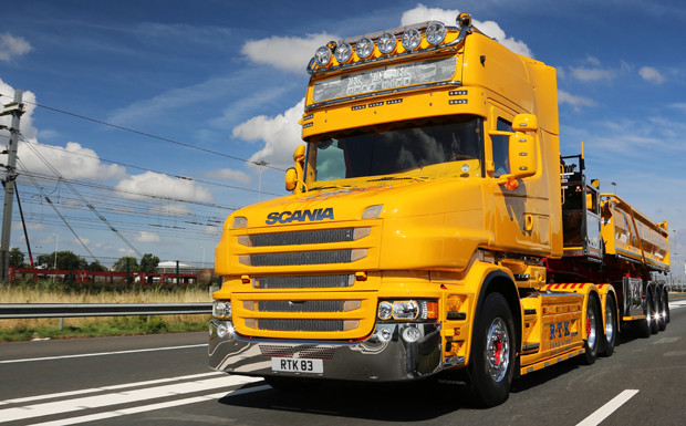 Showtruck: Scania-Hauber im Gelb-Fieber