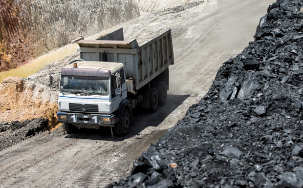 Trucking in Indonesien: Her mit der Kohle