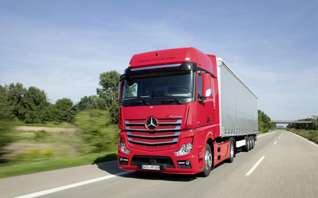 Daimler bietet GPS-Tempomaten als Nachrüstlösung an