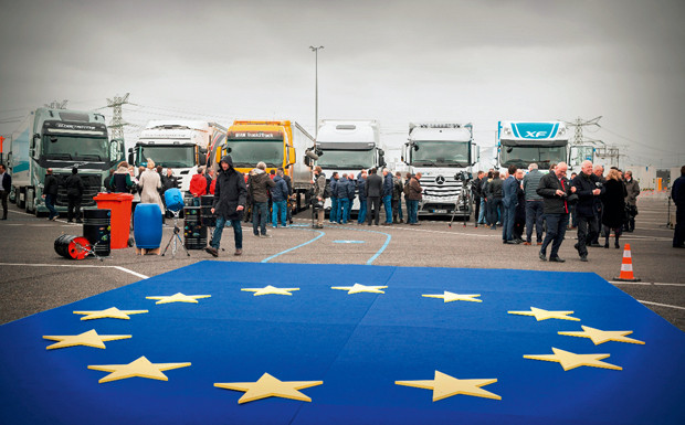 European Truck Platooning Challenge: Ab im Gänsemarsch