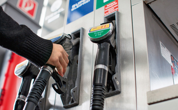 Bei Mietauto: Über Kraftstoff informieren