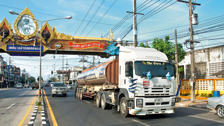 Trucking in Thailand: Zwischen zwei Welten