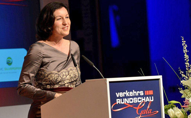 Staatssekretärin Dorothee Bär will bessere Arbeitsbedingungen für LKW-Fahrer