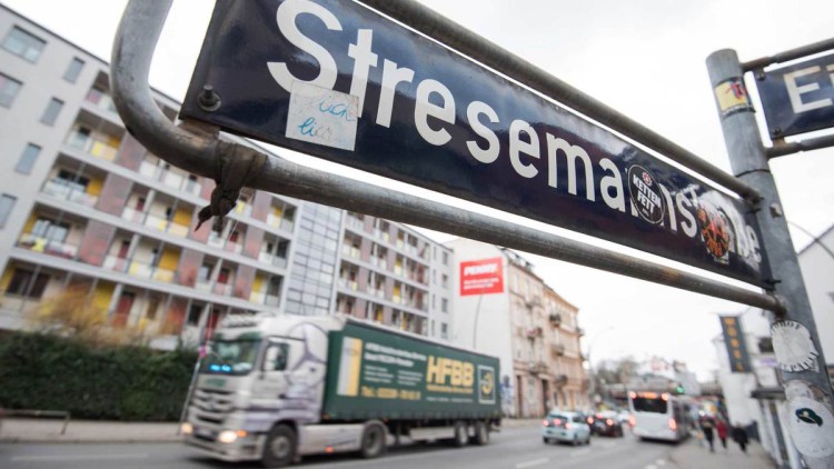 Stresemannstraße, Hamburg, Lkw