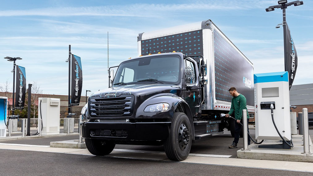 Daimler Truck Bringt Elektrischen Verteiler Lkw Auf Den Us Markt