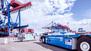 HHLA; elektrischer Containertransporter