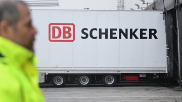 DB Schenker Logo auf Trailer