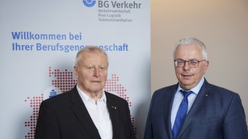 Klaus Peter Röskes (links) übergibt sein Amt als Vorstandsvorsitzender auf Arbeitgeberseite nach 24 Jahren an Stefan Wurzel.