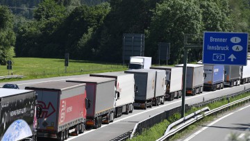 Blockabfertigung: Ferber sieht Albtraum für Logistiker