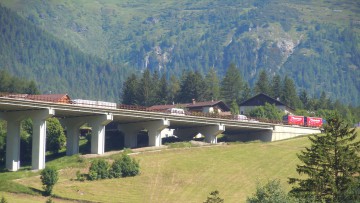 2021 fast so viele Laster im Brenner-Transit wie im Rekordjahr 2019 