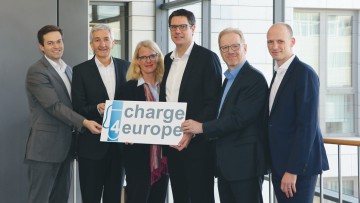 innogy und DKV gründen Joint Venture "Charge4Europe"