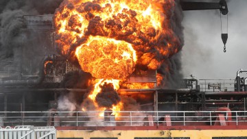 Feuer auf einem Tanker in Korea