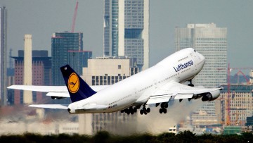 Warnstreik am Frankfurter Flughafen droht Luftverkehr lahmzulegen