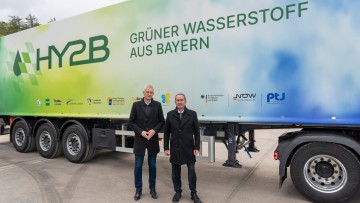 Bayerns Wirtschaftsminister Hubert Aiwanger und Dr. Tobias Brunner, Geschäftsführer Hy2B Wasserstoff