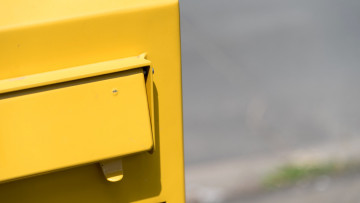 gelber Briefkasten, Briefporto