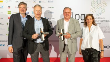 Die Gewinner des Logix Awards 2023 mit den VertreterInnen der Jury (von links): Prof. Christian Kille, Ingo Steves (Swiss Life Asset Managers),  Francisco Bähr (Four Parx) und Doreen Kruschina