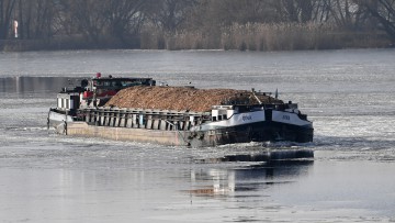Binnenschiffer atmen auf - Grundwasser am Rhein bleibt aber niedrig 