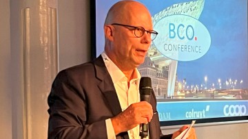 Günther Bachmann, Nachhaltigkeitsexperte und -berater, spricht auf dem BCO Kongress in Antwerpen