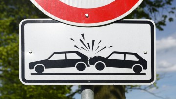 Verkehrsunfall, Verkehrsschild