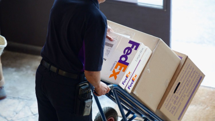FedEx Kurier Pakete