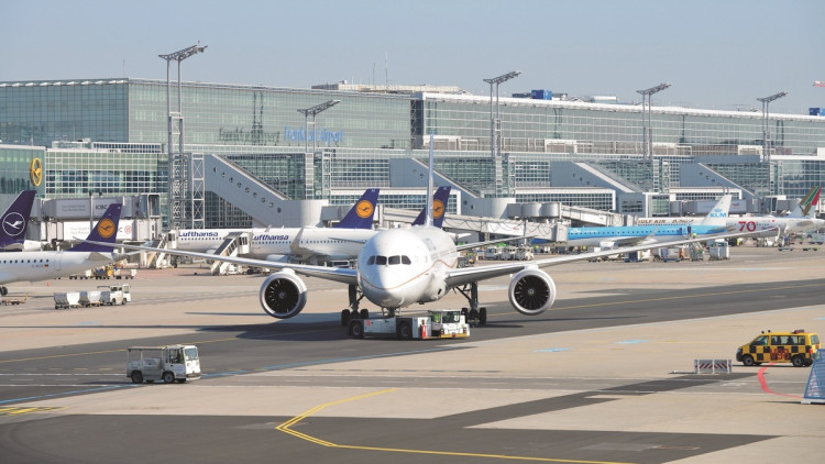 Flughafen_Frankfurt_Flugzeug