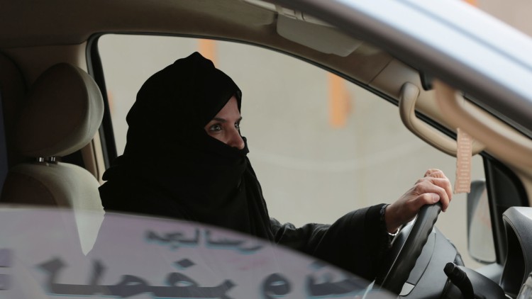 Frau am Steuer in Saudi-Arabien