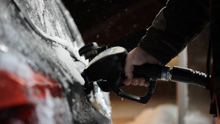 Die Spritpreise sinken weiter. Benzinpreise nähern sich dem Jahrestiefstand.