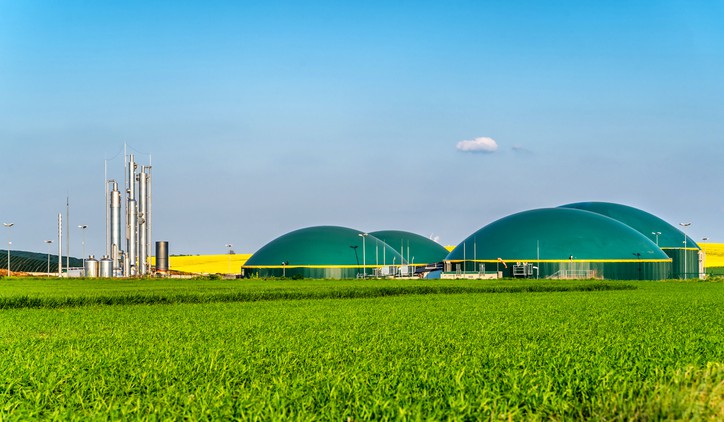 Biogas Anlage in der Landschaft