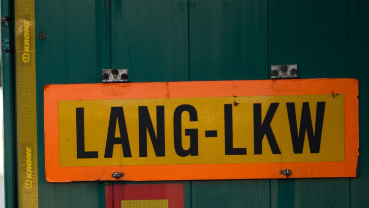 Lang-Lkw