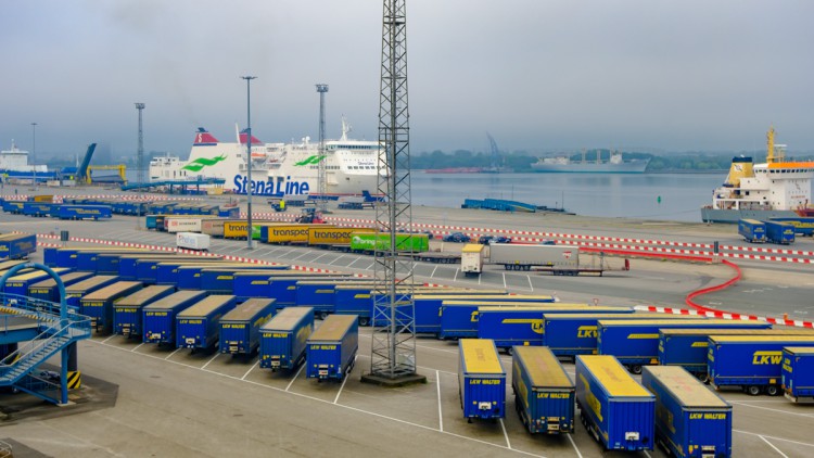Hafen Rostock Lkw, Kombinierter Verkehr