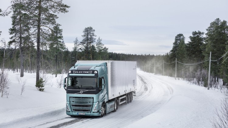E-Lkw von Volvo im Winter