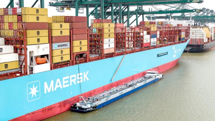 Maersk_Methanolschiff_Hafen_Antwerpen