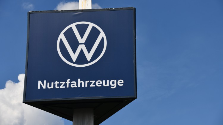 VW Nutzfahrzeuge Schild mit Logo